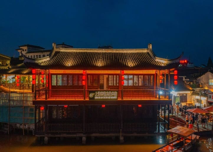 美術品の展示、売買業務